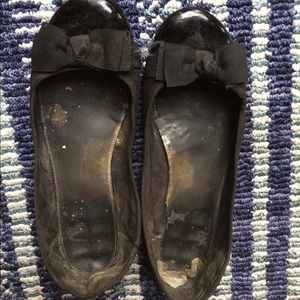 ISO -Sell me your extremely worn shoes